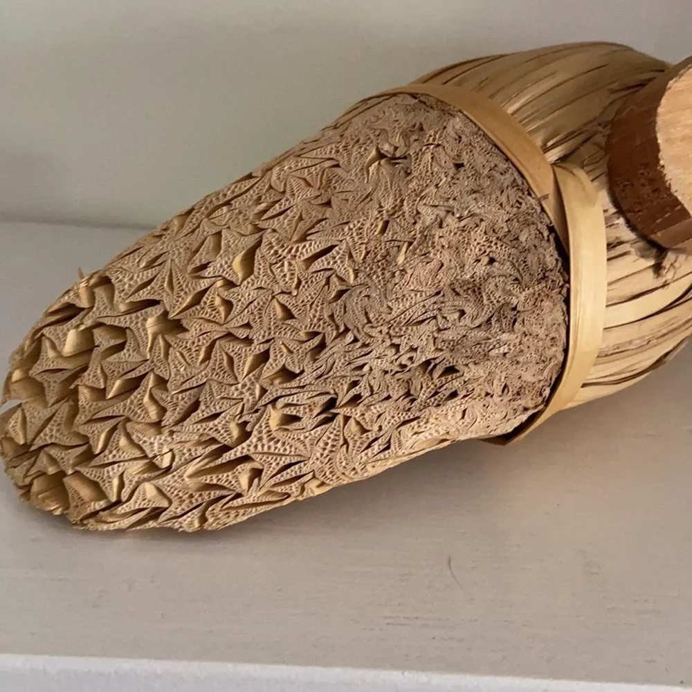 Reed /Straw Display Duck Figure Home Decor